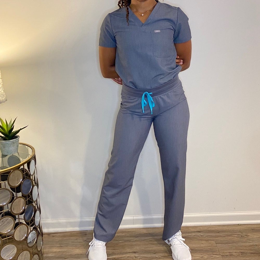 Figs scrub set